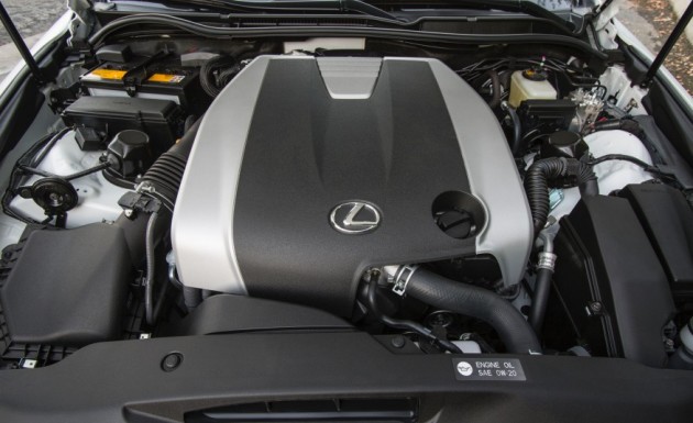 2016-Lexus-IS300 engine