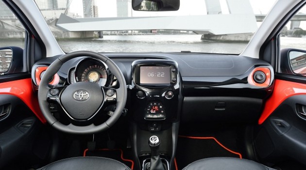 2016 Toyota CH-R Concept interior