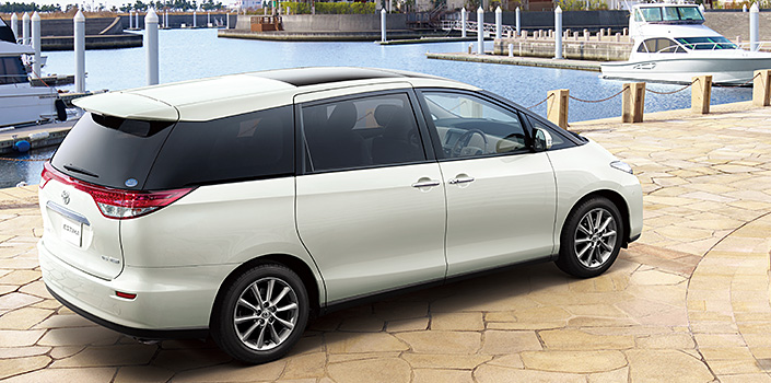 Toyota estima 2016