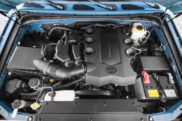 2016 Toyota FJ Cruiser engine